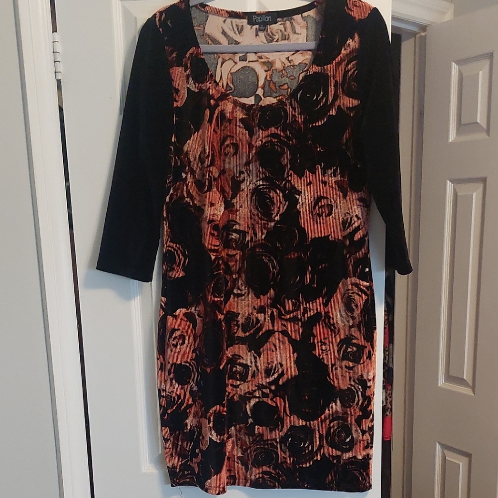 Papillon Blanc Black and Rust Floral Ribbed Knit Dress